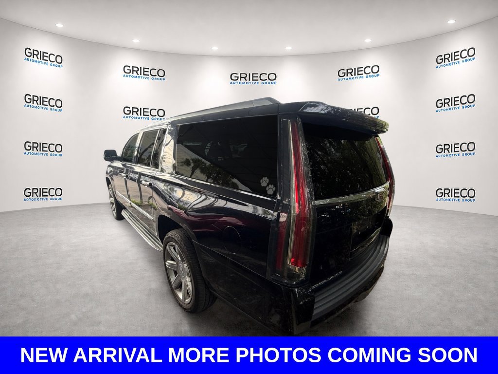 Used 2020 Cadillac Escalade ESV Luxury RWD image 4
