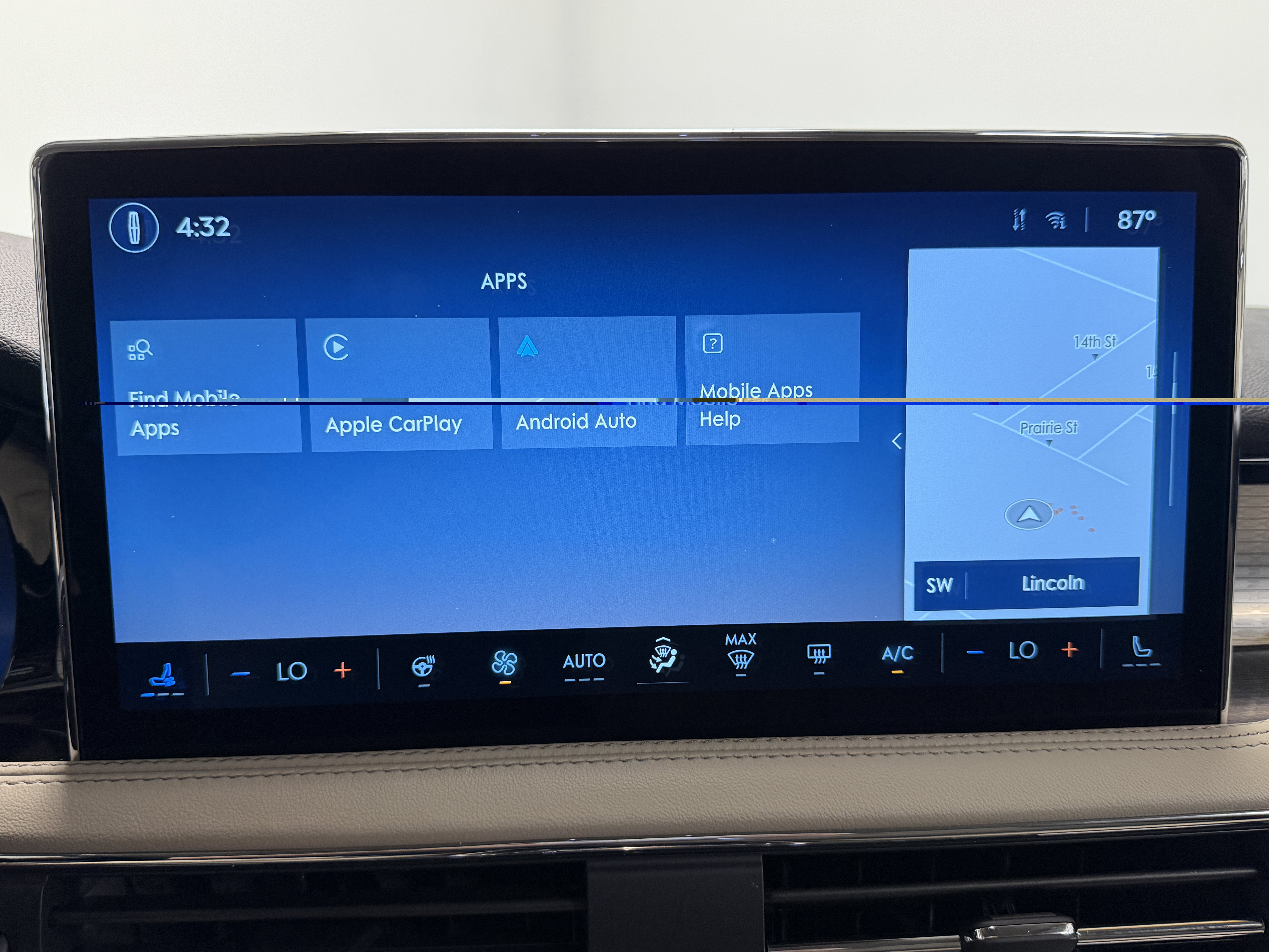 Used 2025 Lincoln Corsair AWD w/ Equipment Group 101A image 8