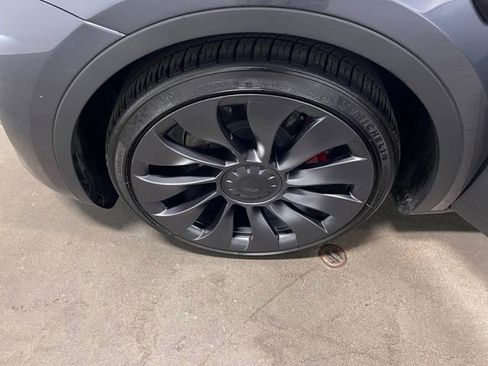 Used 2023 Tesla Model Y Performance AWD/4WD image 26