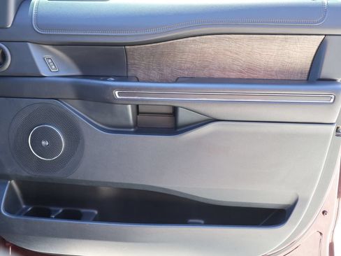 Used 2020 Ford Expedition Limited w/ Equipment Group 302A AWD/4WD image 7