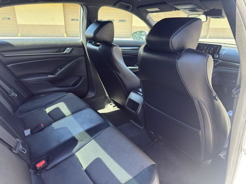 Used 2018 Honda Accord Sport image 21