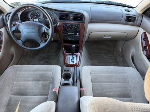 Used 2004 Subaru Outback Wagon image 12