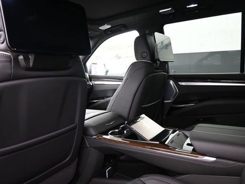 Used 2025 Cadillac Escalade Sport Platinum AWD/4WD image 18
