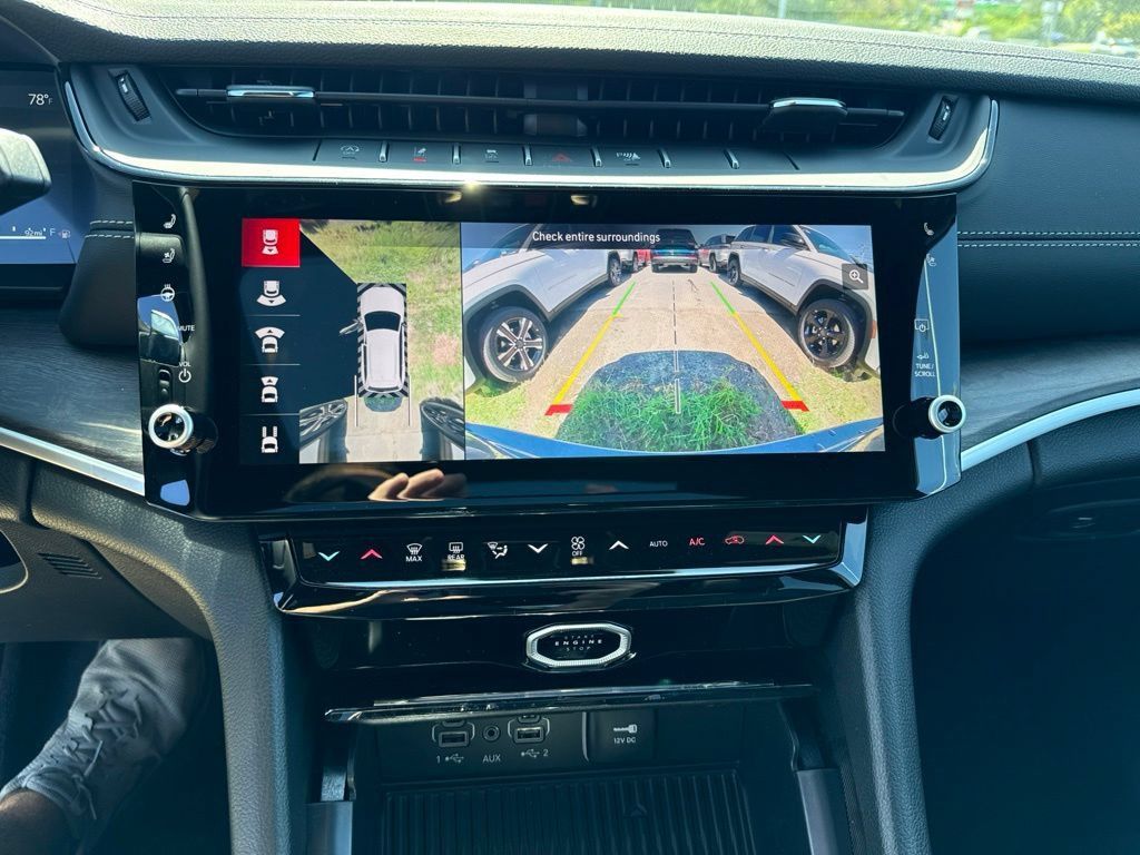 New 2027 Jeep Grand Cherokee Limited AWD/4WD image 13