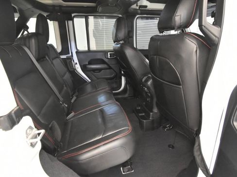 Used 2018 Jeep Wrangler Unlimited Rubicon AWD/4WD image 19