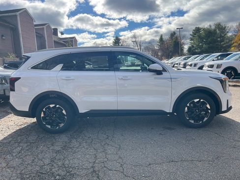 New 2026 Kia Sorento S w/ S Panoramic Sunroof Package image 4