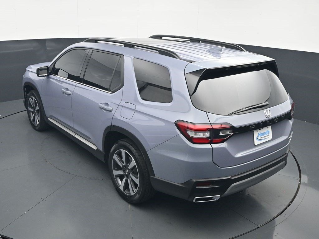 Used 2025 Honda Pilot Touring image 35