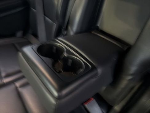 Used 2021 Ford Explorer XLT w/ Equipment Group 202A image 18