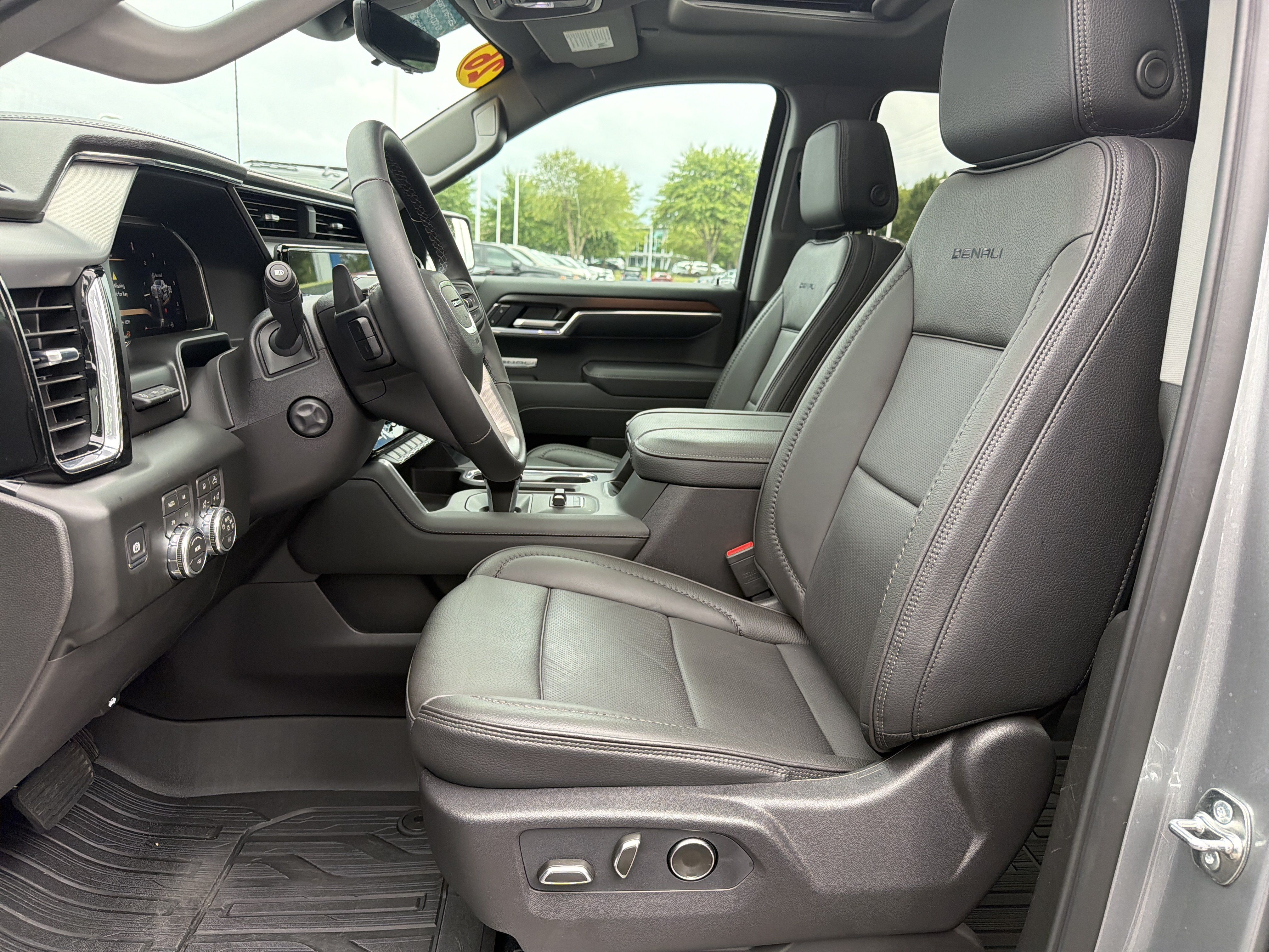 Used 2026 GMC Sierra 1500 Denali w/ Denali Reserve Package AWD/4WD image 16