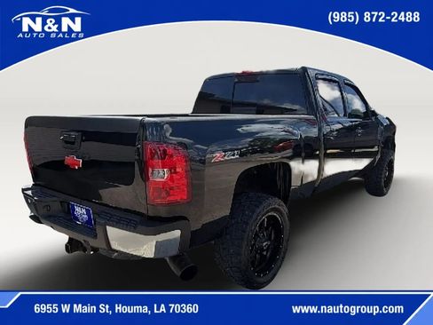 Used 2014 Chevrolet Silverado 2500 LTZ w/ LTZ Plus Package AWD/4WD image 5