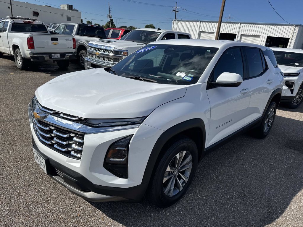Used 2026 Chevrolet Equinox LT w/ Convenience Package II FWD image 6