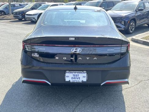 New 2026 Hyundai Sonata SE FWD image 6