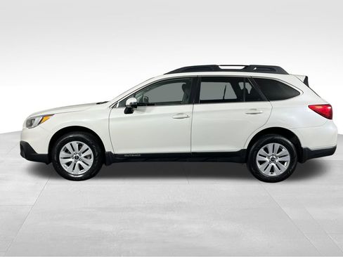 Used 2017 Subaru Outback 2.5i Premium image 9