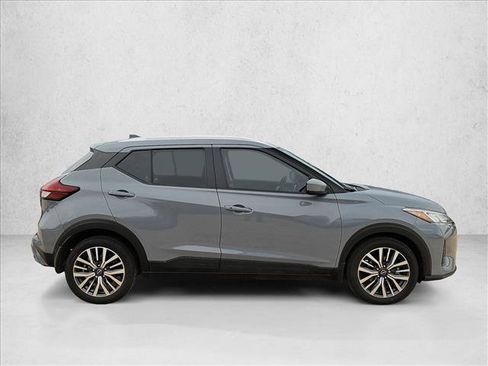 Used 2023 Nissan Kicks SV FWD image 8