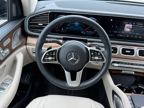 Used 2023 Mercedes-Benz GLE 450 4MATIC w/ AMG Line Exterior image 20