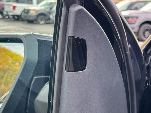 New 2025 Ford F150 Lightning Lariat image 28