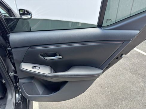 Used 2024 Nissan Sentra SR w/ SR Premium Package FWD image 40