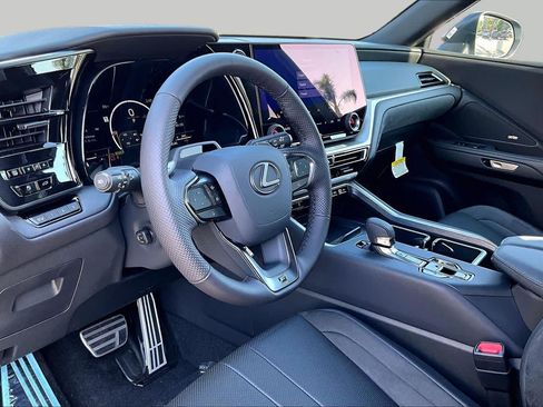 New 2026 Lexus TX 500h AWD image 10