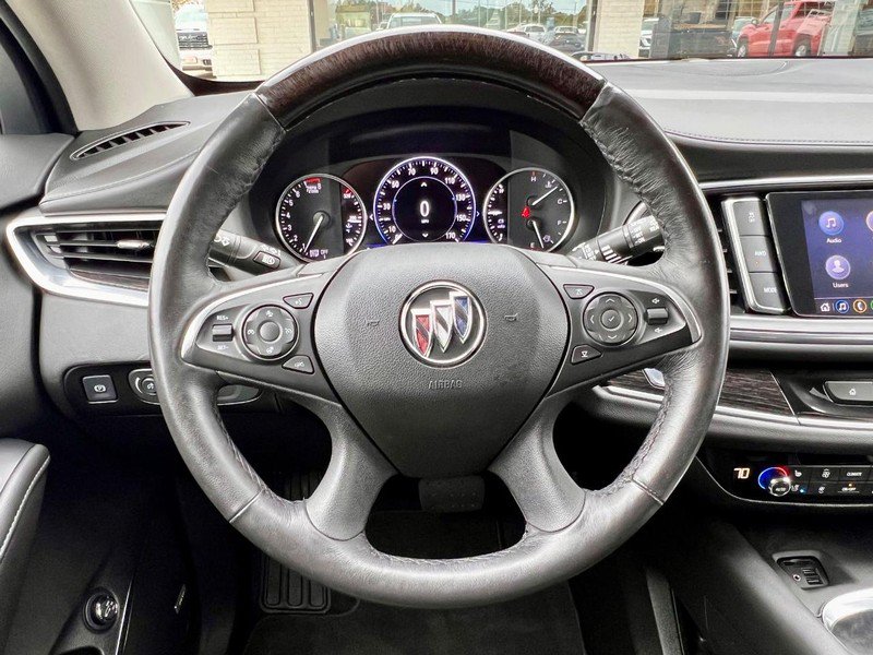 Used 2021 Buick Enclave Avenir w/ Avenir Technology Package AWD/4WD image 17