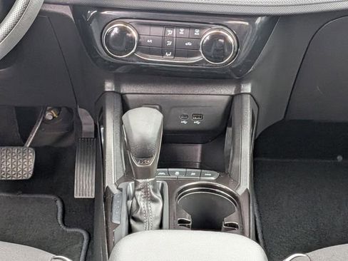 Used 2024 Chevrolet TrailBlazer LT image 21