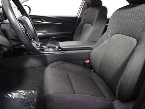 Used 2025 Toyota Camry LE w/ Convenience Package image 13