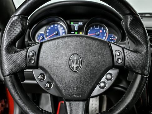 Used 2018 Maserati GranTurismo Sport RWD image 21