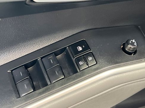Certified 2024 Toyota Highlander XLE AWD/4WD image 13