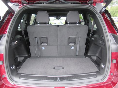 Used 2025 Jeep Grand Cherokee L Laredo w/ Luxury Tech Group I image 32