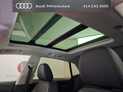 Used 2023 Audi Q8 Premium w/ Convenience Package AWD/4WD image 18