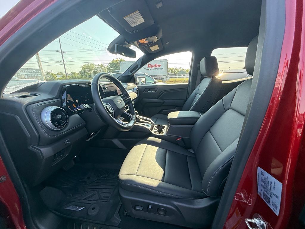 Used 2024 Chevrolet Colorado LT w/ LT Convenience Package III RWD image 11