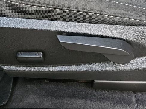 Used 2019 Chevrolet Colorado LT image 28