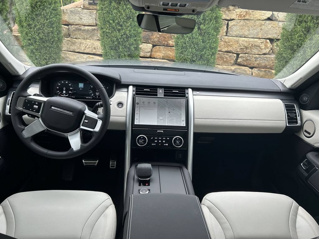 New 2026 Land Rover Discovery Dynamic SE AWD/4WD image 12