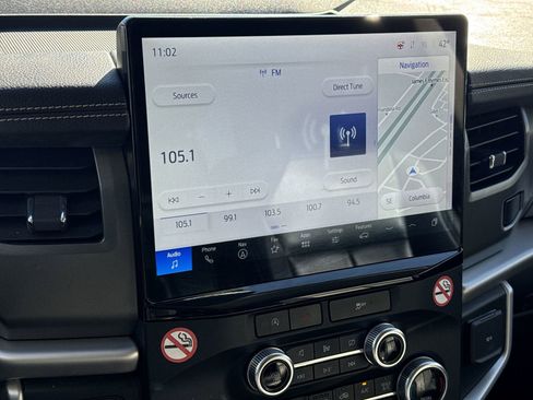 Used 2024 Ford Expedition XLT image 23