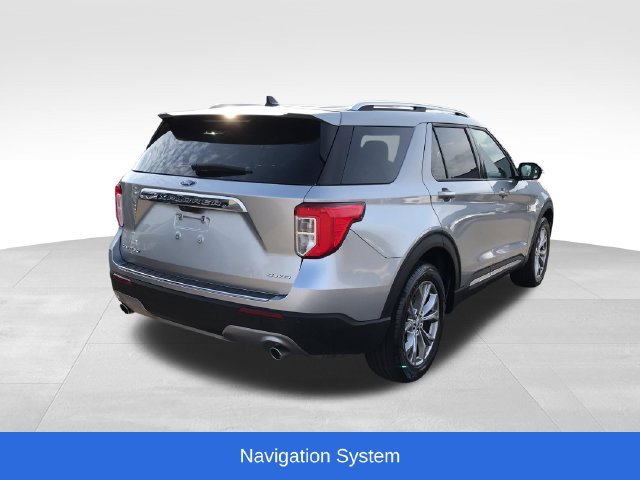 Used 2023 Ford Explorer Limited AWD/4WD image 2