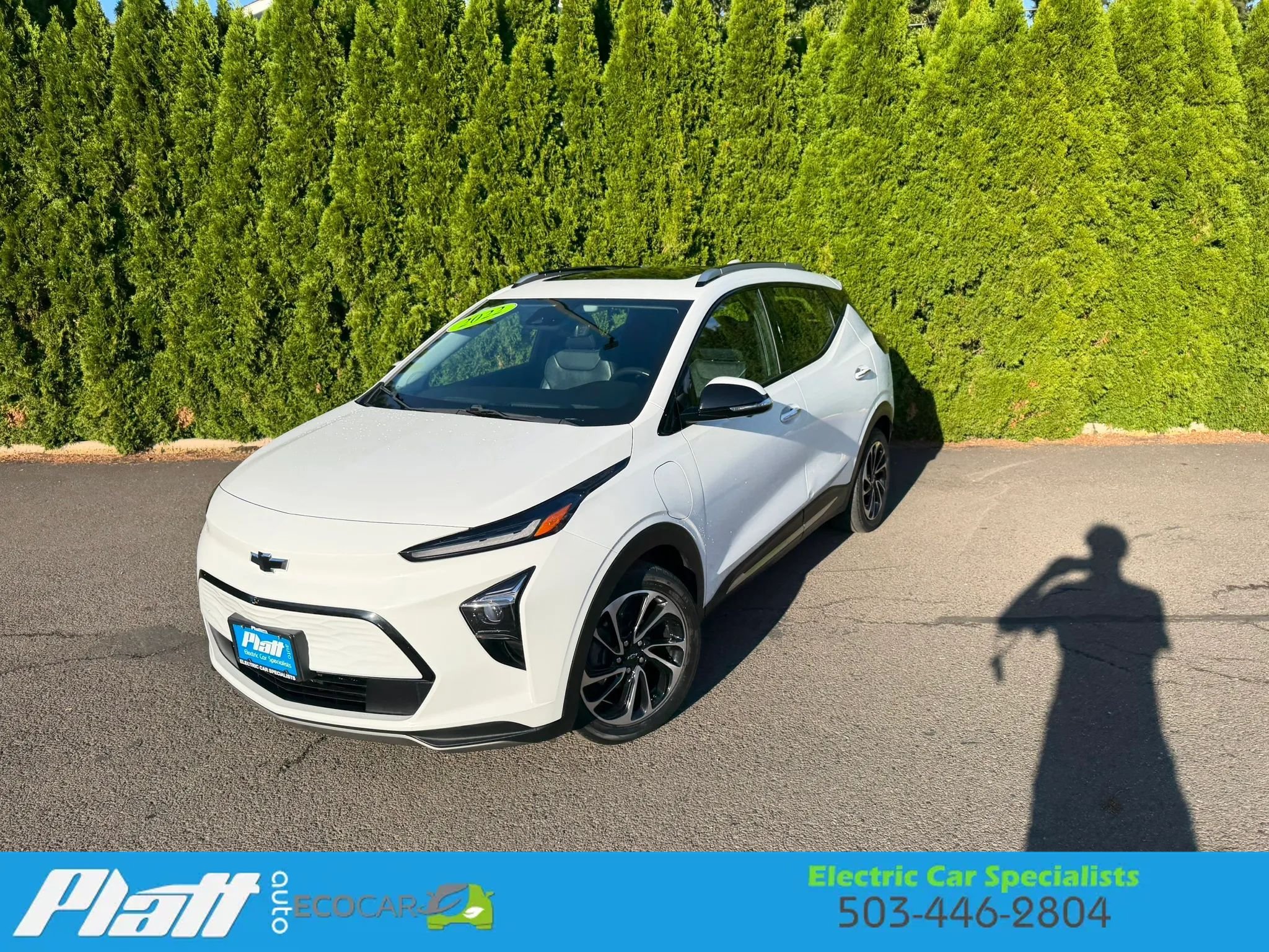 Used 2022 Chevrolet Bolt EUV Premier w/ Sun & Sound Package FWD image 2