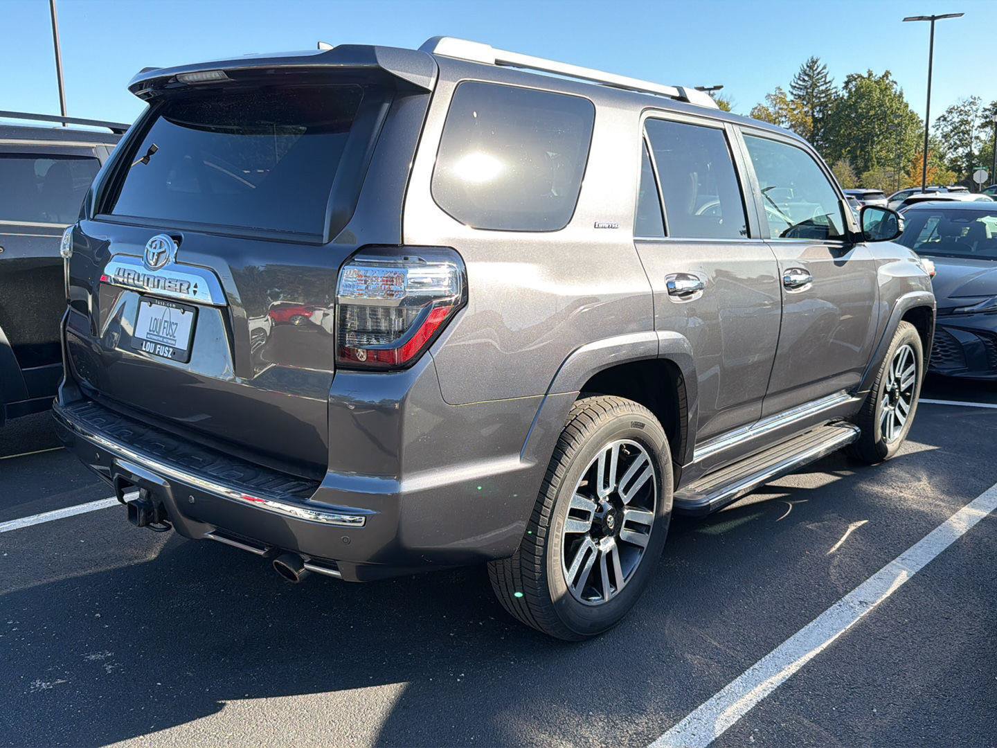 Used 2018 Toyota 4Runner Limited w/ Convenience Package AWD/4WD image 4