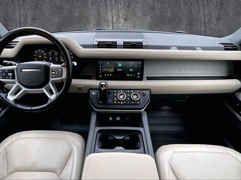 Used 2023 Land Rover Defender 110 SE image 7