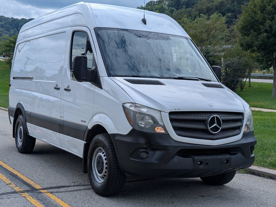 Used 2015 Mercedes-Benz Sprinter 2500 image 1