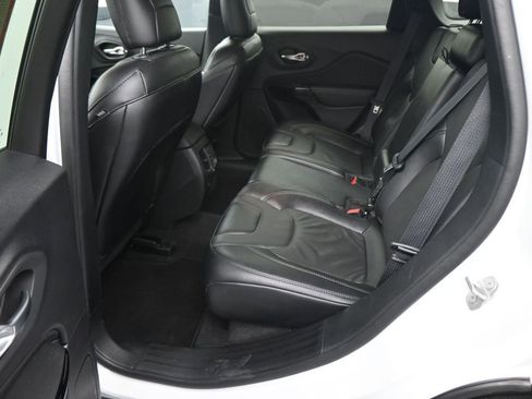 Used 2023 Jeep Cherokee Altitude Lux image 45