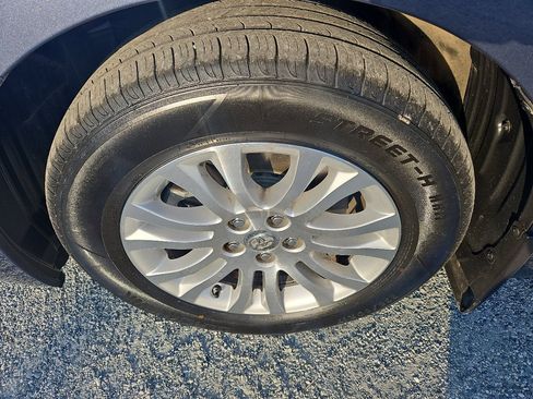 Used 2017 Toyota Sienna XLE Premium image 12