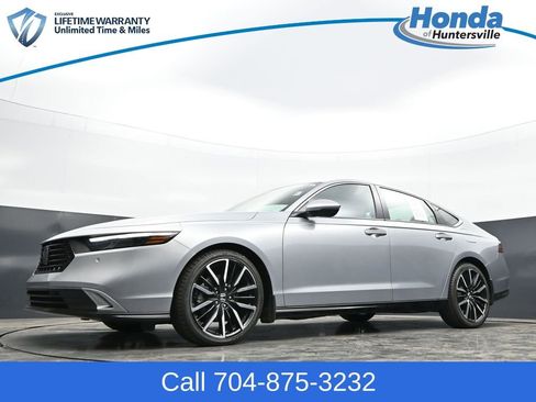 Used 2025 Honda Accord Touring image 41