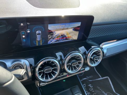 Certified 2025 Mercedes-Benz GLB 250 4MATIC image 23
