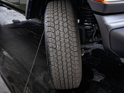 Used 2024 Jeep Wrangler Sport S image 36