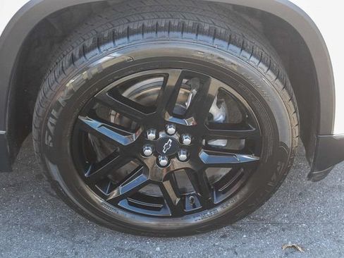 Used 2020 Chevrolet Traverse LT FWD image 12
