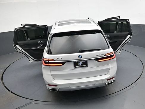 Used 2024 BMW X7 xDrive40i image 40