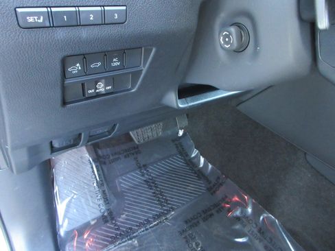 Used 2026 Lexus GX 550 550 Luxury+ w/ Cold Area Package image 36