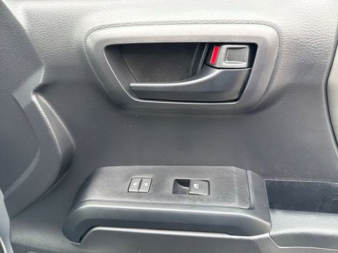 Used 2022 Toyota Tacoma SR image 21