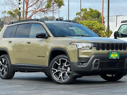 New 2026 Jeep Cherokee Overland w/ Trailer Tow Group AWD/4WD image 2