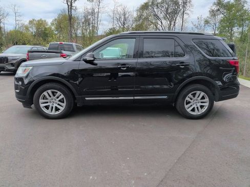 Certified 2019 Ford Explorer XLT w/ Equipment Group 201A AWD/4WD image 8