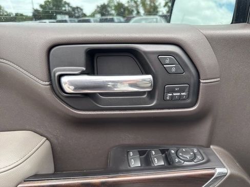 Used 2019 GMC Sierra 1500 SLT w/ SLT Premium Plus Package AWD/4WD image 18